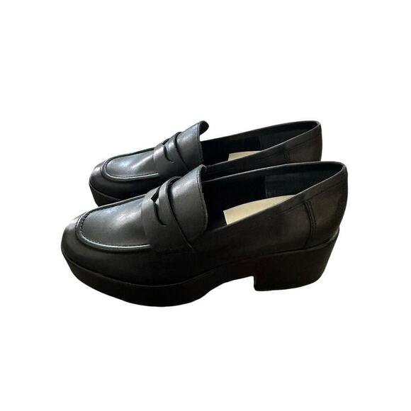 Yanni Loafer in Black
Dolce Vita - Picture 2 of 8